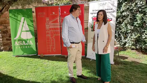 Más de 450 agricultores y ganaderos de España y Portugal se dan cita este jueves en un congreso en Cáceres para analizar sus retos Más de 450 agricultores y ganaderos de España y Portugal se dan cita este jueves en un congreso en Cáceres para analizar sus retos