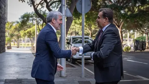 Fernando Clavijo se reúne con Margaritis Schinas en Canarias Fernando Clavijo se reúne con Margaritis Schinas en Canarias