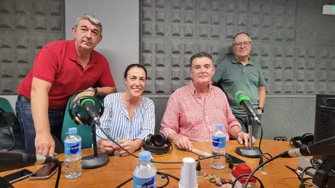 La tertulia aborda asuntos como los pisos turísticos, el centro integrado de Formación Profesional y la inmigración irregular La tertulia aborda asuntos como los pisos turísticos, el centro integrado de Formación Profesional y la inmigración irregular