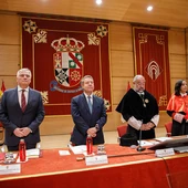Cañizares, García-Page y Garde en el acto de apertura del curso académico de la UCLM Cañizares, García-Page y Garde en el acto de apertura del curso académico de la UCLM