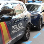 Coche patrulla de la Policía Nacional aparcado en exteriores. Coche patrulla de la Policía Nacional aparcado en exteriores.