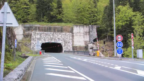 Acceso al túnel del Somport por la vertiente francesa Acceso al túnel del Somport por la vertiente francesa