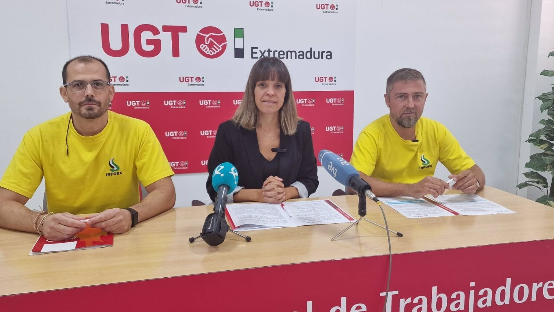 UGT Extremadura se concentrará el 27 de septiembre en Mérida por la "discriminación económica" de bomberos del INFOEX UGT Extremadura se concentrará el 27 de septiembre en Mérida por la "discriminación económica" de bomberos del INFOEX