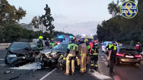 Accidente esta mañana en la avenida de la Palmera Accidente esta mañana en la avenida de la Palmera