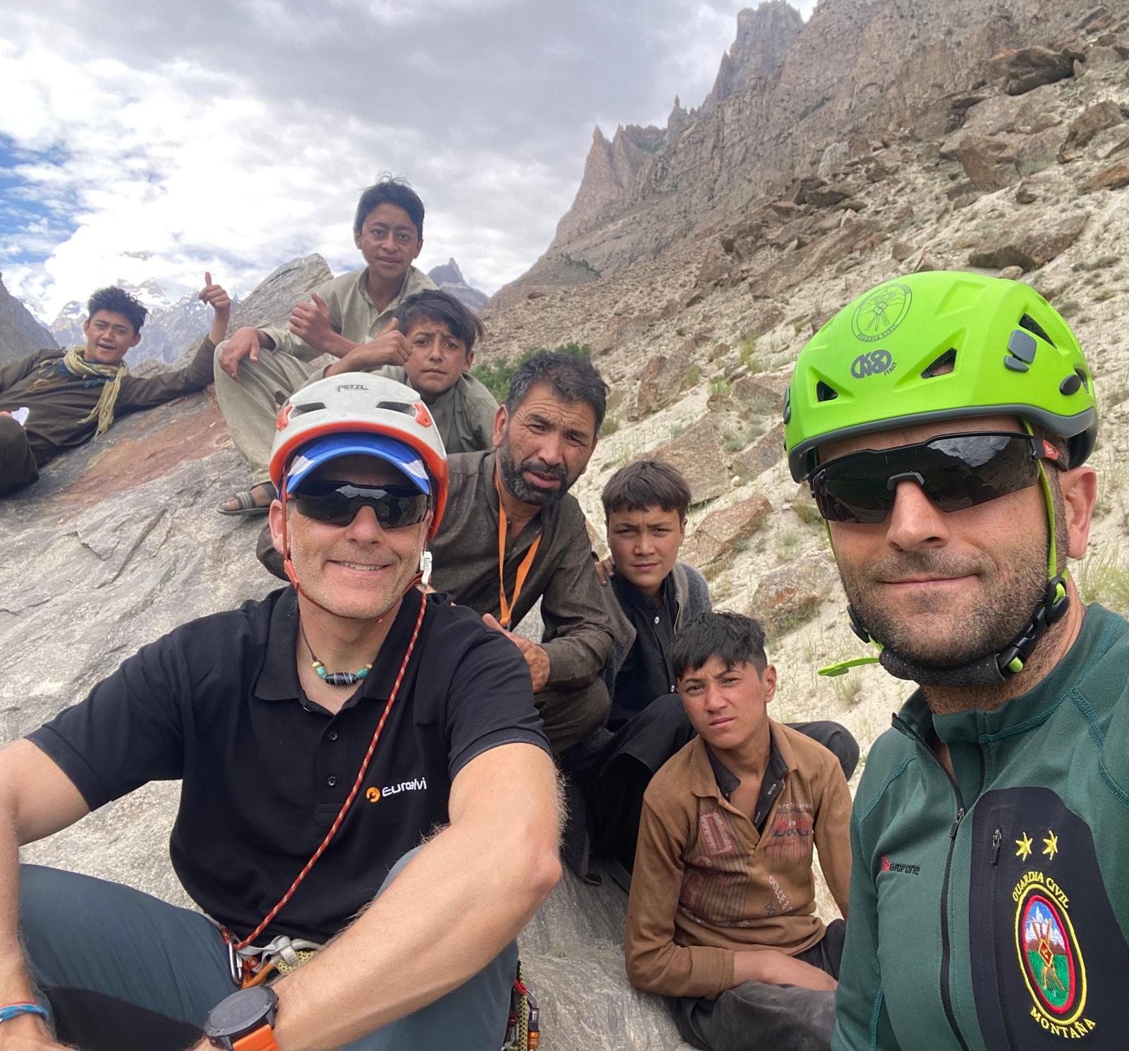 El teniente Baín Gutiérrez relata su experiencia formando a guías y porteadores en Pakistán El teniente Baín Gutiérrez relata su experiencia formando a guías y porteadores en Pakistán