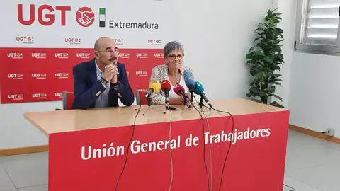 El vicesecretario general de UGT Confederal, Fernando Luján, y la secretaria general del sindicato en Extremadura, Patrocinio Sánchez, en rueda de prensa antes de la inauguración de la XXII Escuela de Verano de la Fundación Cultura y Trabajo El vicesecretario general de UGT Confederal, Fernando Luján, y la secretaria general del sindicato en Extremadura, Patrocinio Sánchez, en rueda de prensa antes de la inauguración de la XXII Escuela de Verano de la Fundación Cultura y Trabajo