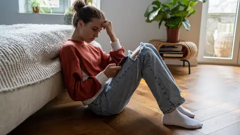 Existe una clara evidencia de la “influencia perniciosa” que las nuevas tecnologías ejercen en los adolescentes Existe una clara evidencia de la “influencia perniciosa” que las nuevas tecnologías ejercen en los adolescentes