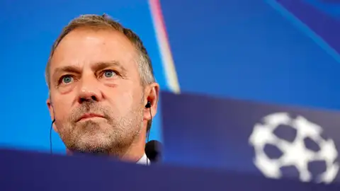 Hansi Flick en la rueda de prensa previa al Mónaco - Barça Hansi Flick en la rueda de prensa previa al Mónaco - Barça