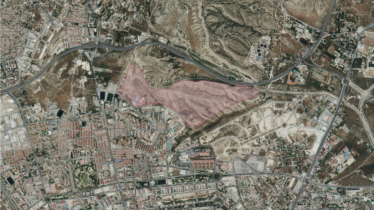 La zona sombreada corresponde al plan urbanístico 'Lomas del Garbinet'