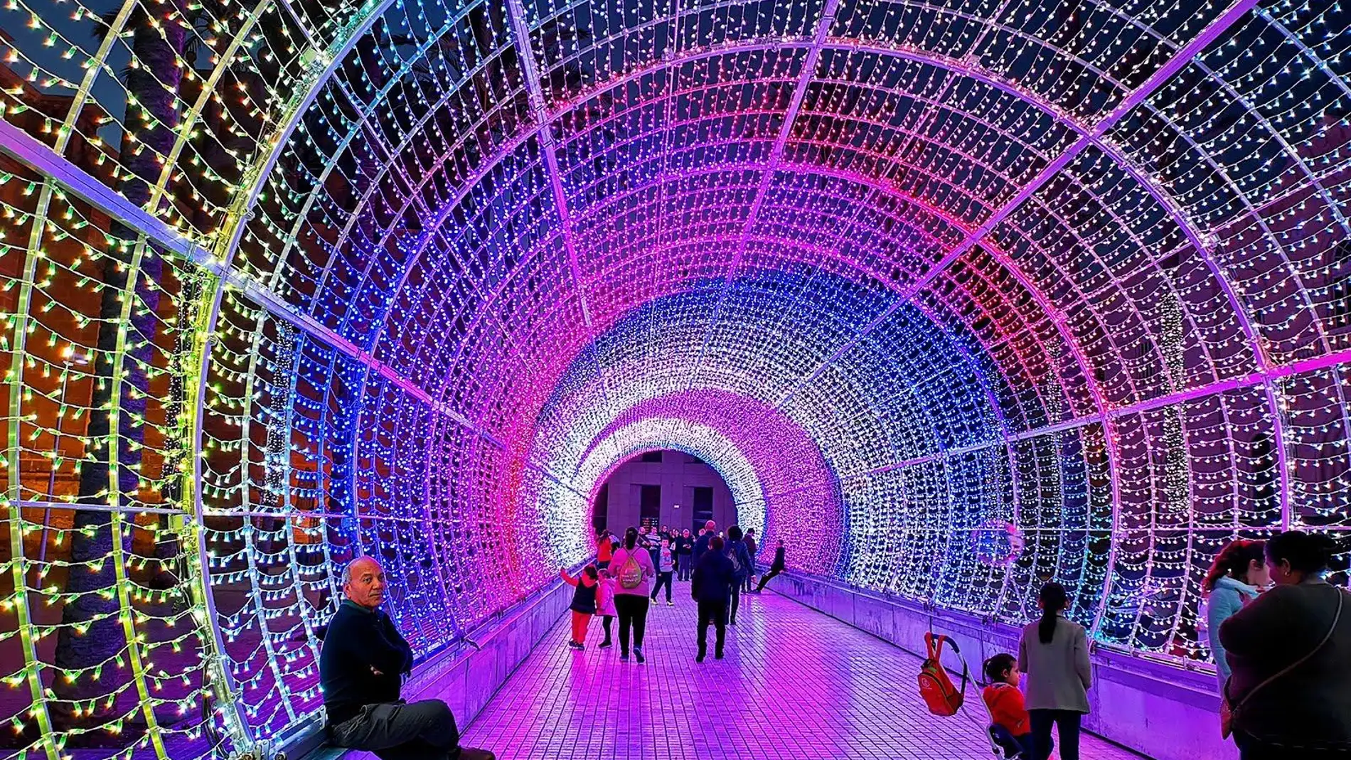 Navidad 2024: Almería contará con un "novedoso" túnel de iluminación musical y 77 casetas navideñas Navidad 2024: Almería contará con un "novedoso" túnel de iluminación musical y 77 casetas navideñas