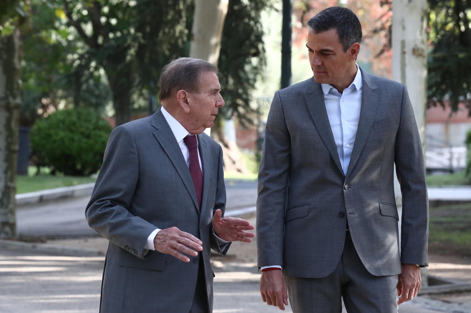 Tertulia: ¿Cambiará Sánchez su criterio sobre Edmundo González tras la decisión del Parlamento Europeo? Tertulia: ¿Cambiará Sánchez su criterio sobre Edmundo González tras la decisión del Parlamento Europeo?