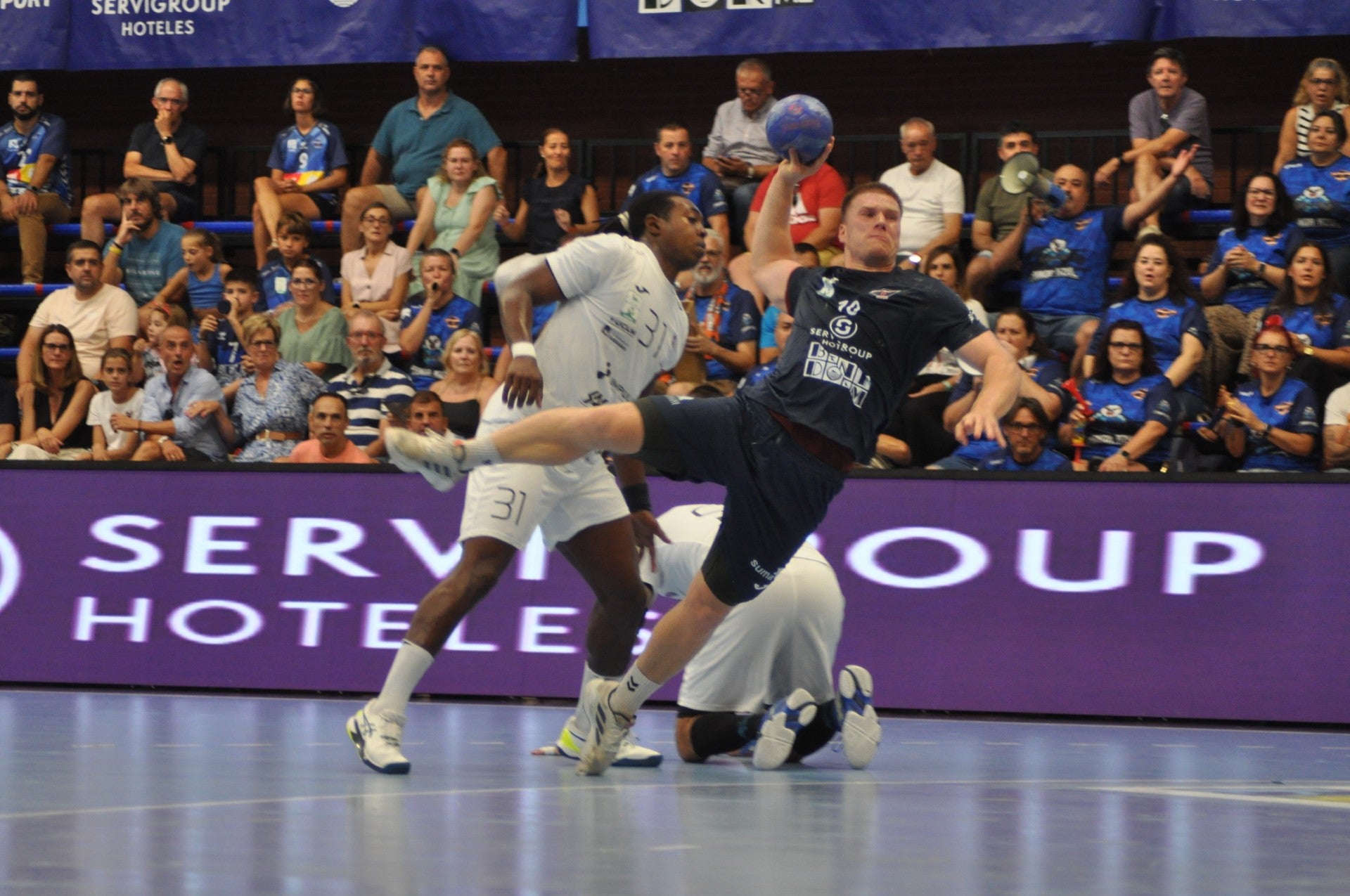 El Balonmano Benidorm juega su primer partido fuera de casa contra el Granollers esta noche El Balonmano Benidorm juega su primer partido fuera de casa contra el Granollers esta noche