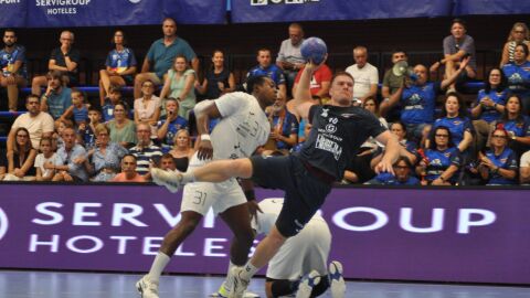 El Balonmano Benidorm juega su primer partido fuera de casa contra el Granollers esta noche