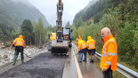 El paso de Bielsa abrirá esta tarde tras la finalización de las obras provisionales El paso de Bielsa abrirá esta tarde tras la finalización de las obras provisionales
