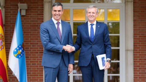 El presidente del Gobierno, Pedro S&aacute;nchez, ha mantenido una reuni&oacute;n con el presidente de la Xunta, Alfonso Rueda, en Moncloa. Imagen: Xunta