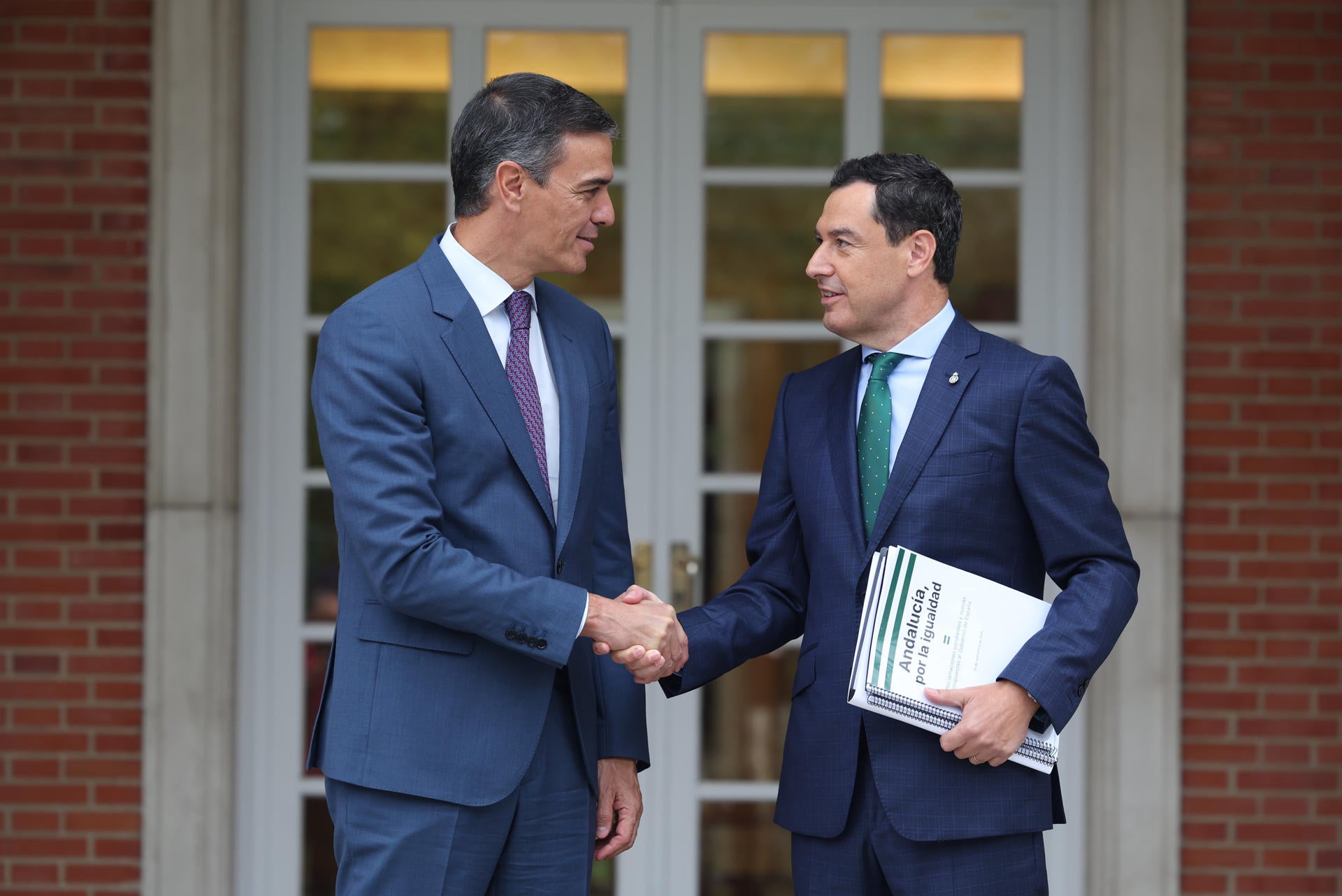 Juanma Moreno pide a Sánchez que retire el cupo catalán e insiste en la Conferencia de Presidentes Juanma Moreno pide a Sánchez que retire el cupo catalán e insiste en la Conferencia de Presidentes