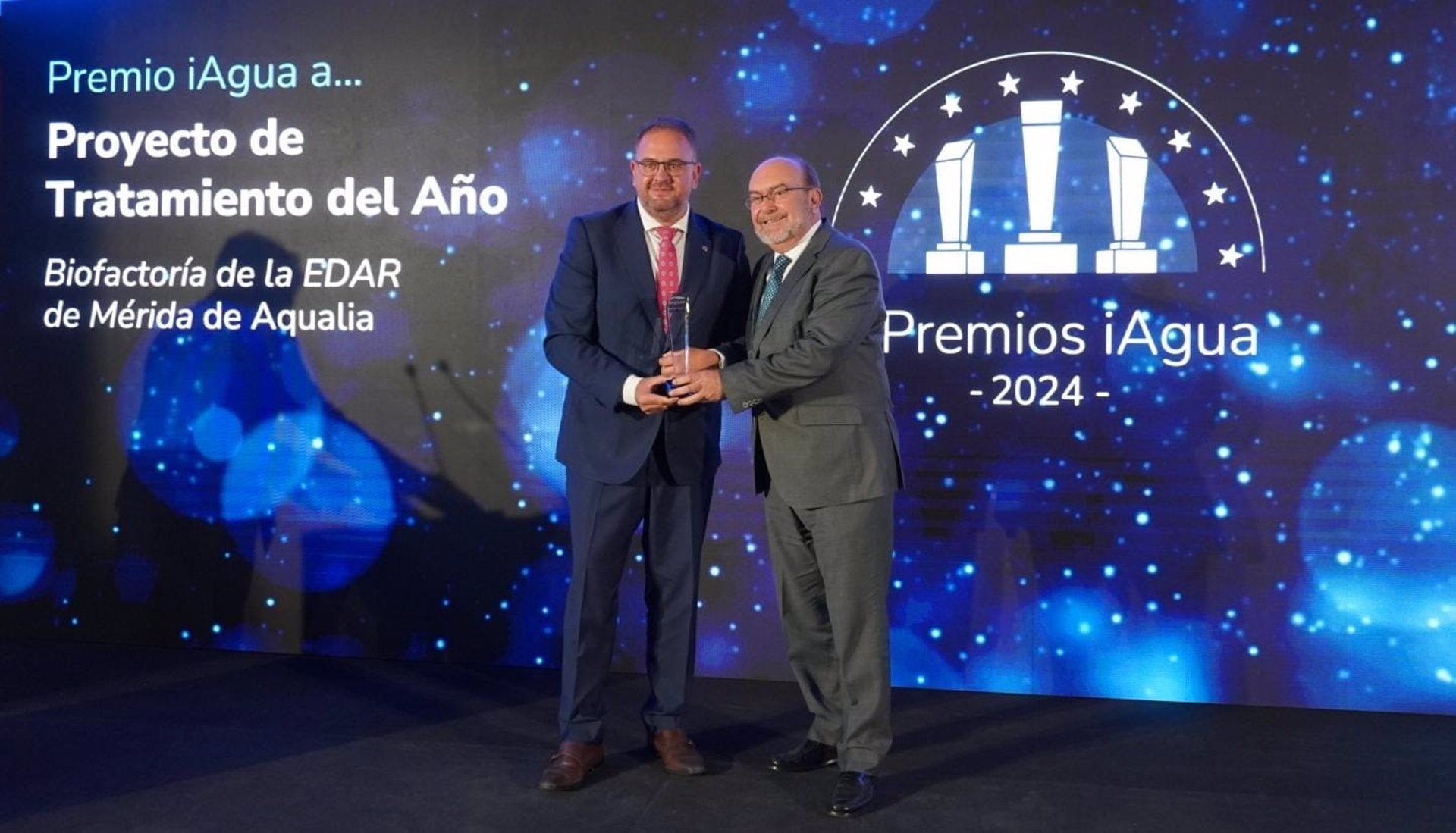 Mérida recibe el reconocimiento en la 'Spain Smart Water Summit' por su planta de tratamiento de aguas con microalgas Mérida recibe el reconocimiento en la 'Spain Smart Water Summit' por su planta de tratamiento de aguas con microalgas