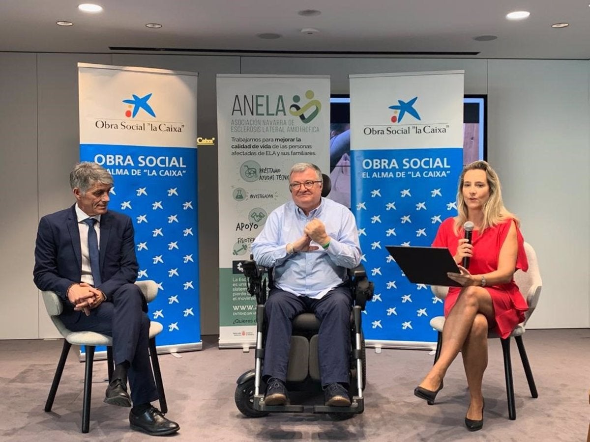 Montxo Iriarte: "El punto estrella de la ley de la ELA son los cuidados enfermeros 24 horas al día en el domicilio" Montxo Iriarte: "El punto estrella de la ley de la ELA son los cuidados enfermeros 24 horas al día en el domicilio"