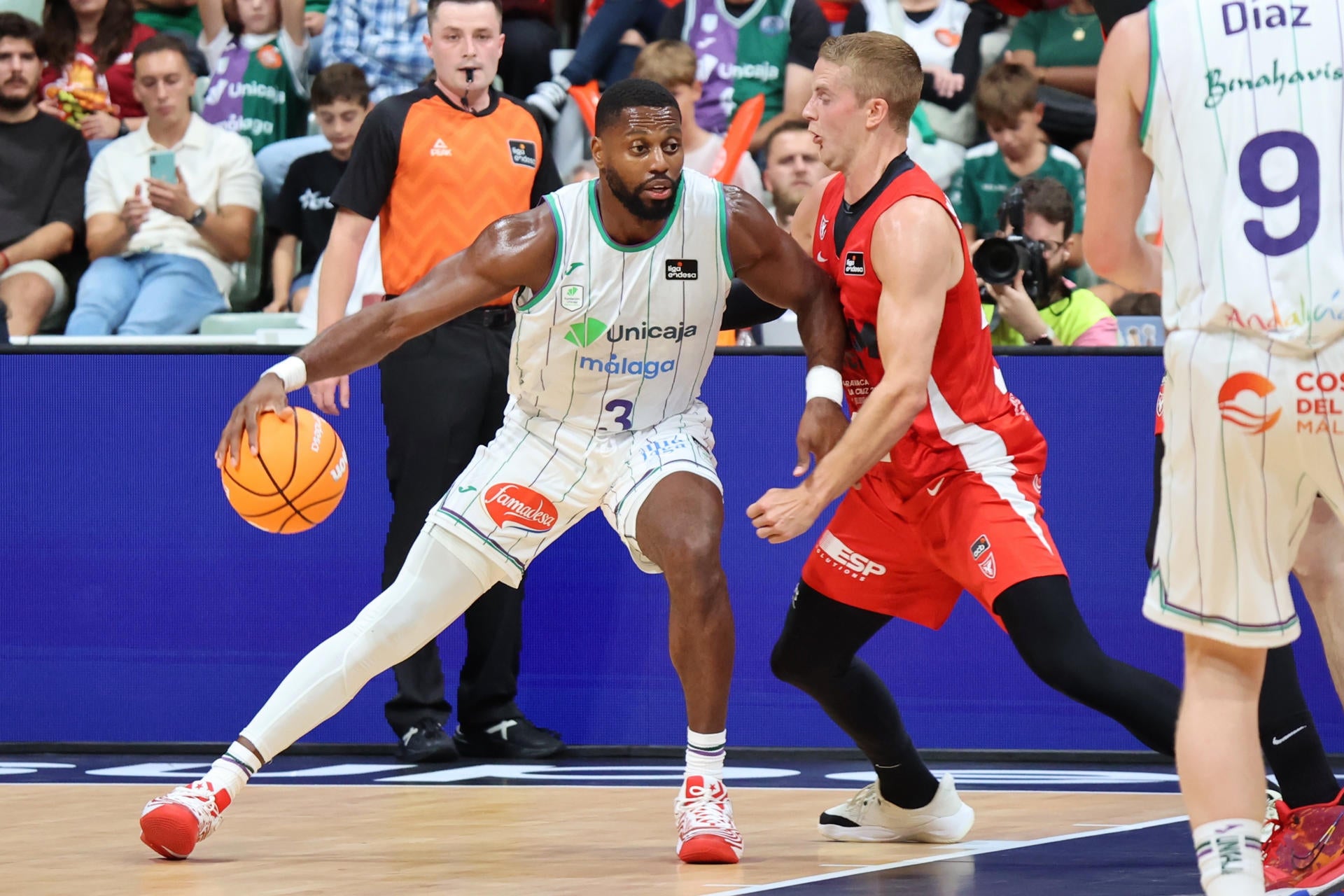 El Unicaja, rival del Real Madrid en la final de la Supercopa al ganar al UCAM El Unicaja, rival del Real Madrid en la final de la Supercopa al ganar al UCAM