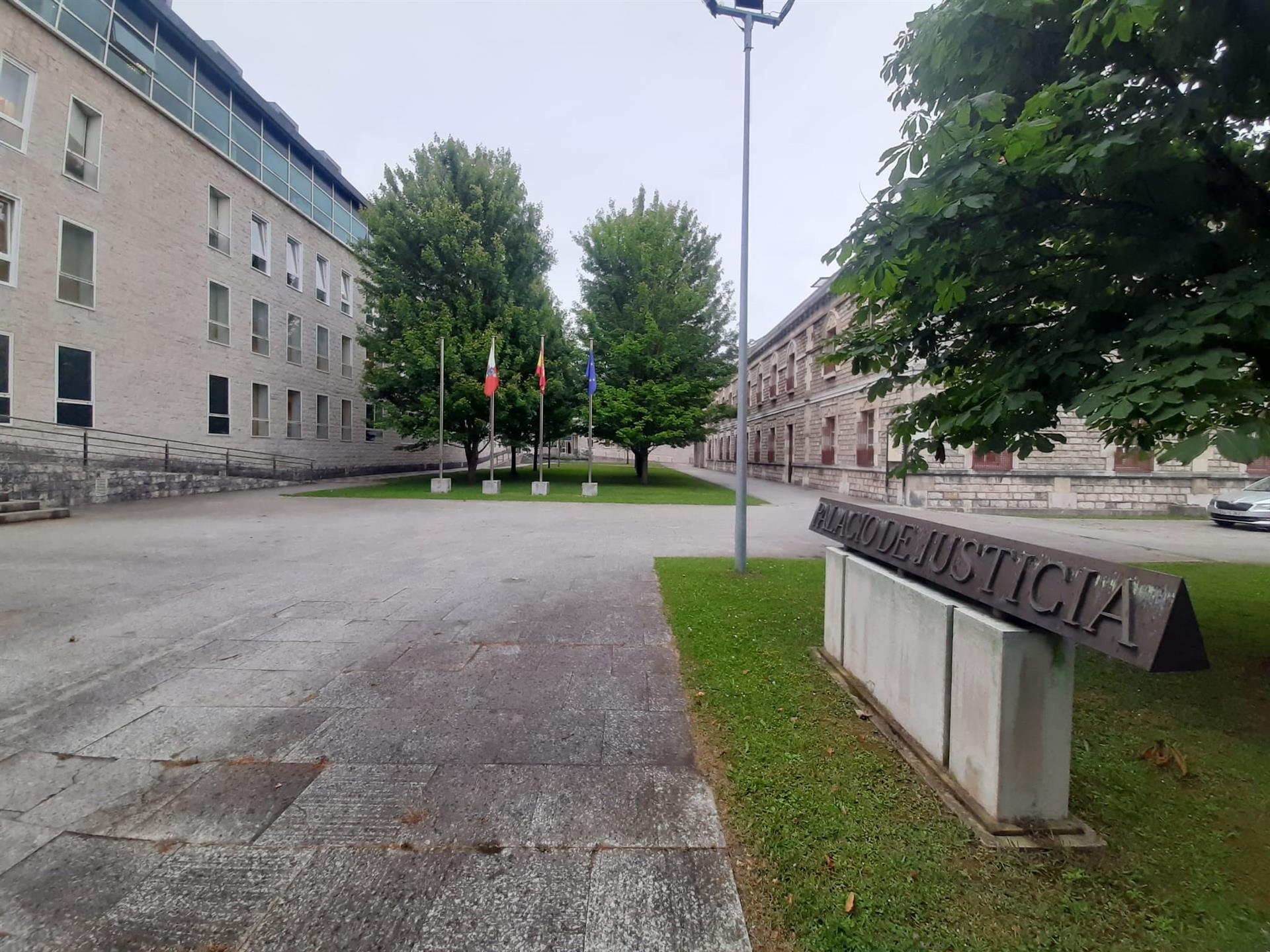 Dos años de prisión para el exdirector de una sucursal bancaria por estafar 49.910 euros a una cliente de 89 años Dos años de prisión para el exdirector de una sucursal bancaria por estafar 49.910 euros a una cliente de 89 años