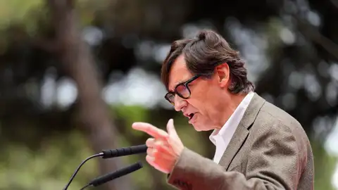 Illa garantiza la solidaridad de Cataluña: "No nos darán lecciones quienes bajan impuestos" Illa garantiza la solidaridad de Cataluña: "No nos darán lecciones quienes bajan impuestos"