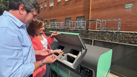 Almassora recoge más de 3 toneladas de residuos en los pioneros puntos limpios de proximidad Almassora recoge más de 3 toneladas de residuos en los pioneros puntos limpios de proximidad