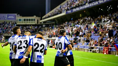Los jugadores del Hércules celebran el gol de Nico Espinosa ante el Murcia. Los jugadores del Hércules celebran el gol de Nico Espinosa ante el Murcia.