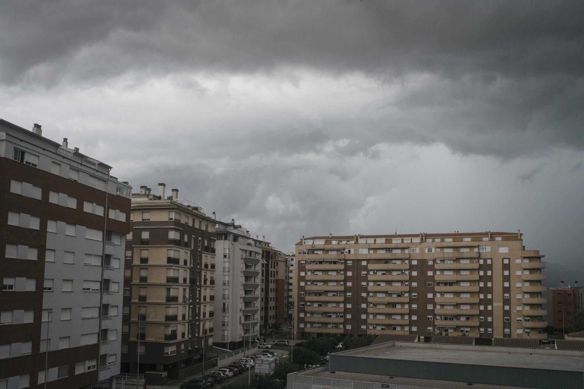 El primer lunes de otoño trae temperaturas algo más bajas y lluvia en Castellón y Alicante El primer lunes de otoño trae temperaturas algo más bajas y lluvia en Castellón y Alicante