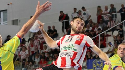 Uno de los momentos del Fertiberia Balonmano - Caser&iacute;o Ciudad Real