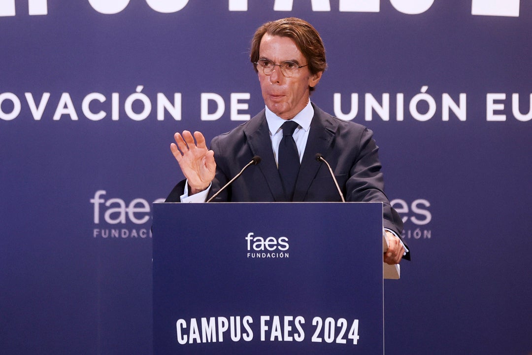 Aznar rechaza negociar bilateralmente la financiación porque toca el hueso constitucional Aznar rechaza negociar bilateralmente la financiación porque toca el hueso constitucional