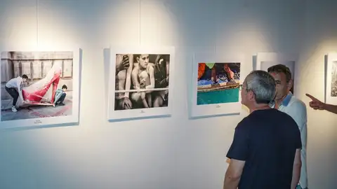 La exposición fotográfica 'Tras los pasos' organizada por el Colegio de Podólogos de Extremadura recala en Plasencia La exposición fotográfica 'Tras los pasos' organizada por el Colegio de Podólogos de Extremadura recala en Plasencia