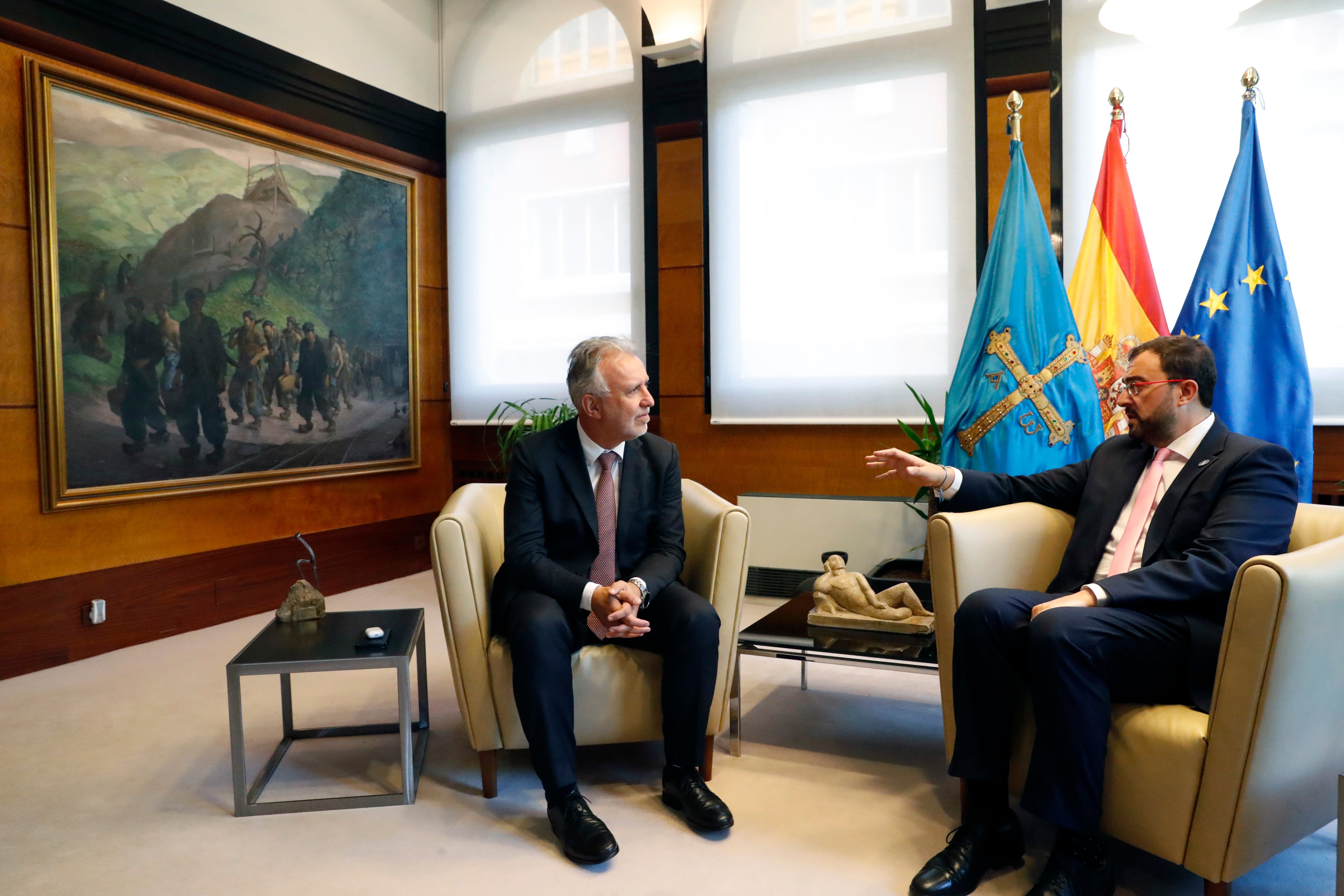El ministro Torres asegura que "la bilateralidad convive con la multilateralidad" El ministro Torres asegura que "la bilateralidad convive con la multilateralidad"