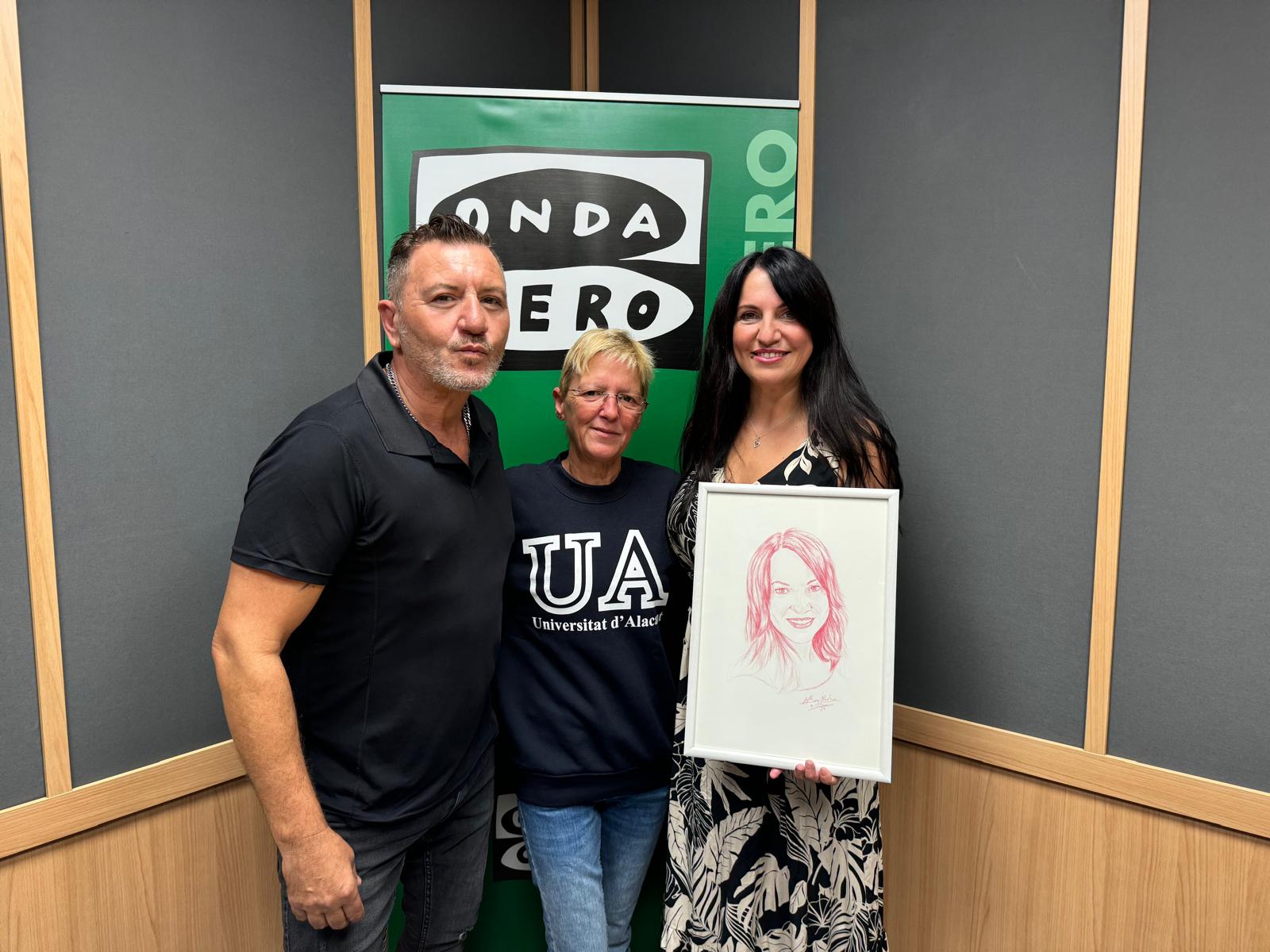 La artista alicantina María José Monje nos cuenta en Más de uno Alicante qué la llevó a pintar retratos con bolígrafo La artista alicantina María José Monje nos cuenta en Más de uno Alicante qué la llevó a pintar retratos con bolígrafo