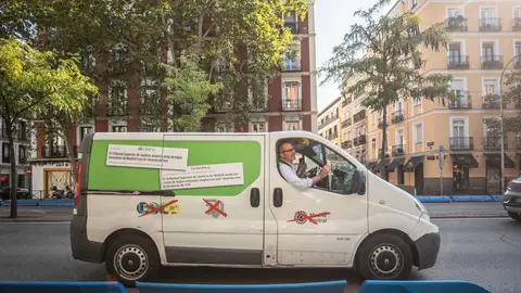 Ortega recorre Madrid con una furgoneta contra el "Madrid Central de 'Carmeida'" Ortega recorre Madrid con una furgoneta contra el "Madrid Central de 'Carmeida'"