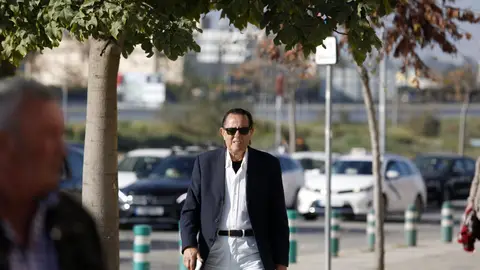 Julián Muñoz y una vida de escándalos: el caso Malaya, su relación con Isabel Pantoja y sus disculpas Julián Muñoz y una vida de escándalos: el caso Malaya, su relación con Isabel Pantoja y sus disculpas