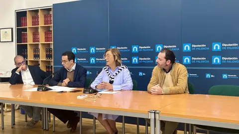 Las actividades de Acción Social Comunitaria desarrolladas por la Diputación de Palencia llegarán este año a más de 5.300 usuarios .
