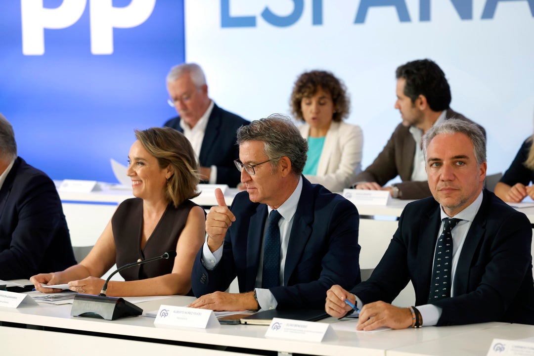 Los 'barones' del PP, dispuestos a salir de nuevo a la calle contra la financiación singular de Cataluña Los 'barones' del PP, dispuestos a salir de nuevo a la calle contra la financiación singular de Cataluña