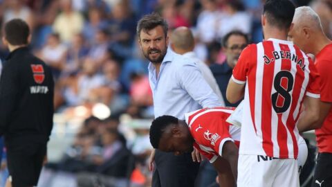 Alb&eacute;s habla con Otero y Bernal