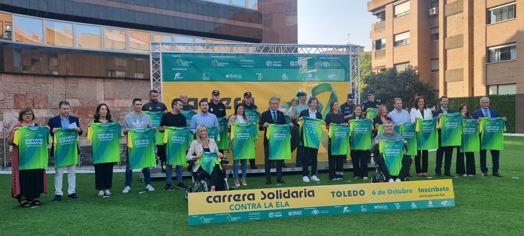 Eurocaja Rural aplaude el "abrumador apoyo" a la XII edición de la Carrera por la ELA Eurocaja Rural aplaude el "abrumador apoyo" a la XII edición de la Carrera por la ELA