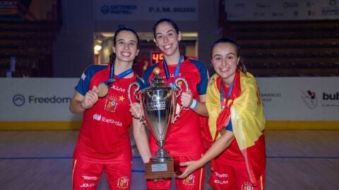 Tres jugadoras del Telecable Hockey se proclaman campeonas del mundo con Espa&ntilde;a