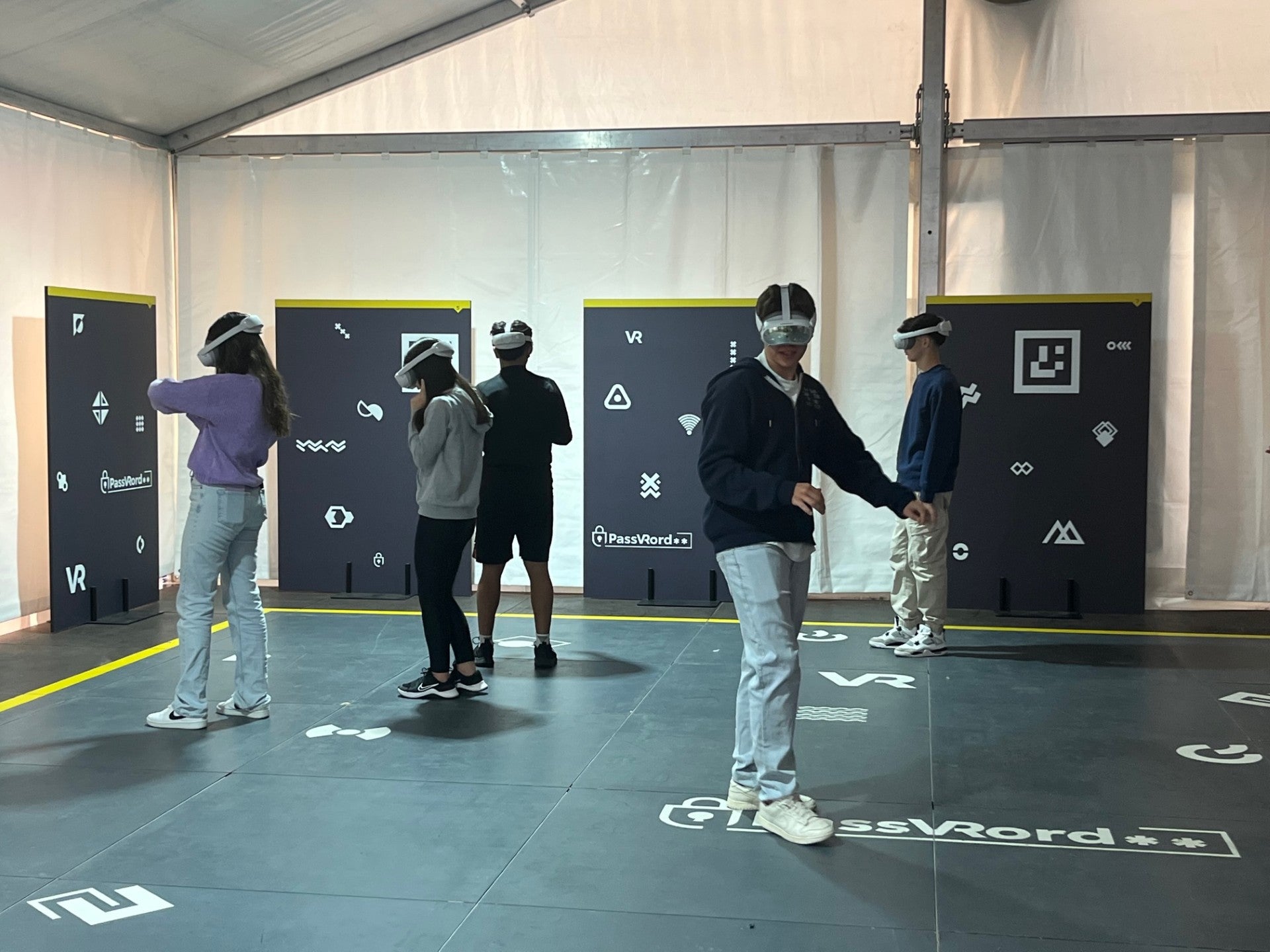 Una carpa conciencia en Huesca sobre la importancia de la ciberseguridad Una carpa conciencia en Huesca sobre la importancia de la ciberseguridad