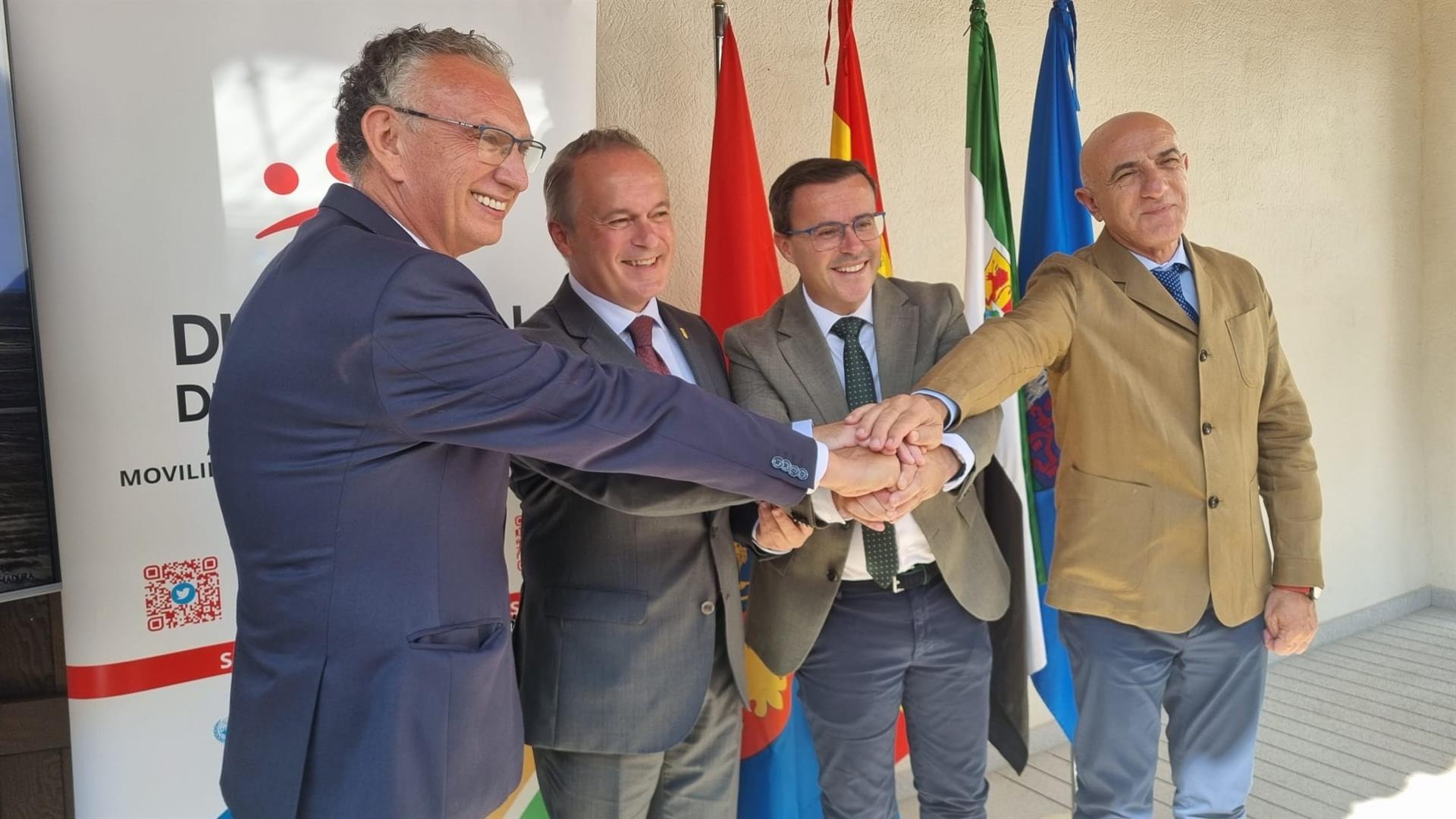 Junta, diputación y CHG cofinanciarán a partes iguales los 5,8 millones de la carretera entre Guareña y Santa Amalia Junta, diputación y CHG cofinanciarán a partes iguales los 5,8 millones de la carretera entre Guareña y Santa Amalia