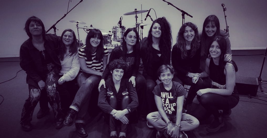 Girls to the front! Girls to the front!