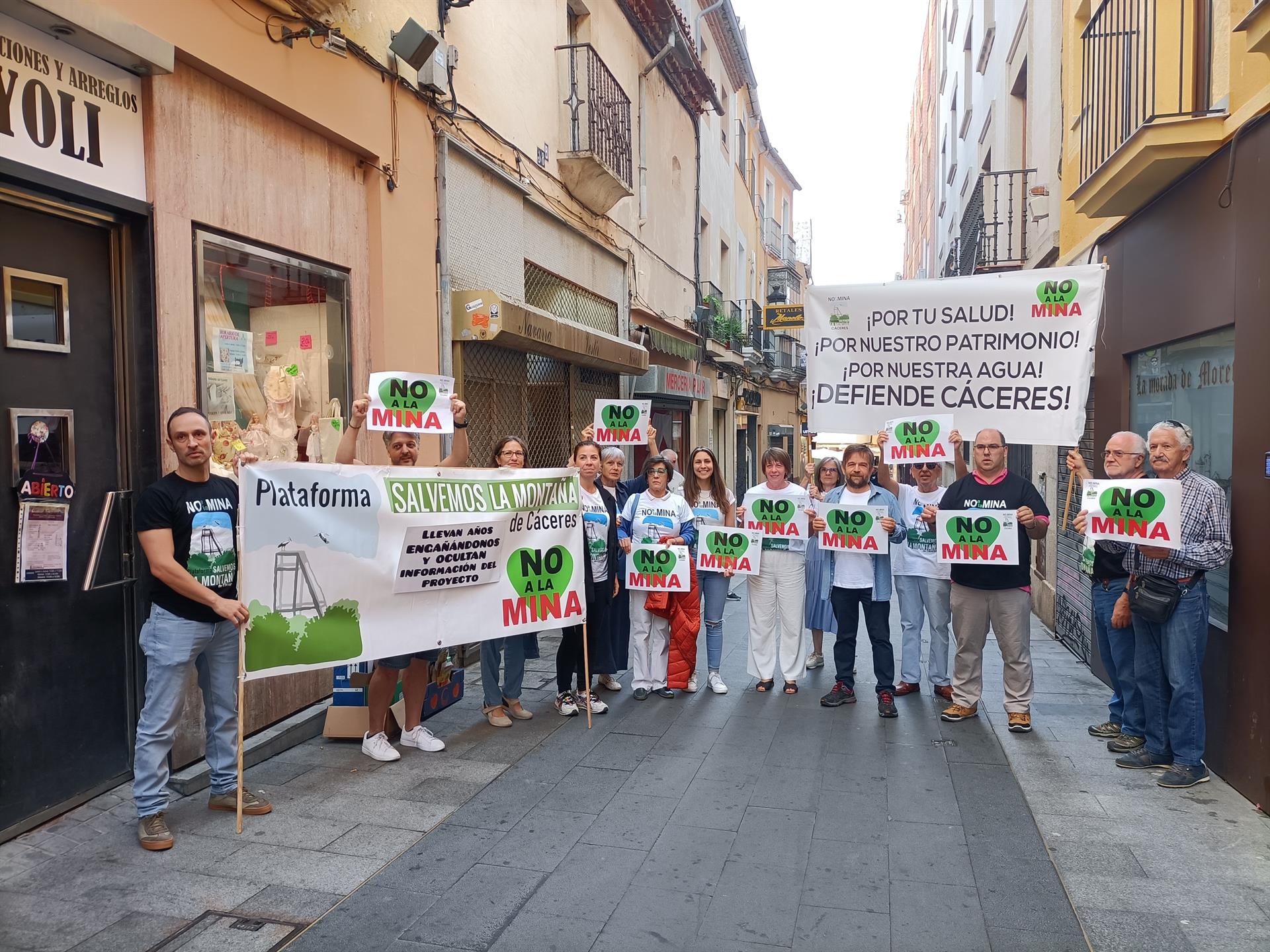 Salvemos la Montaña de Cáceres insiste en que la mina de litio es incompatible con la ciudad y anuncia movilizaciones Salvemos la Montaña de Cáceres insiste en que la mina de litio es incompatible con la ciudad y anuncia movilizaciones