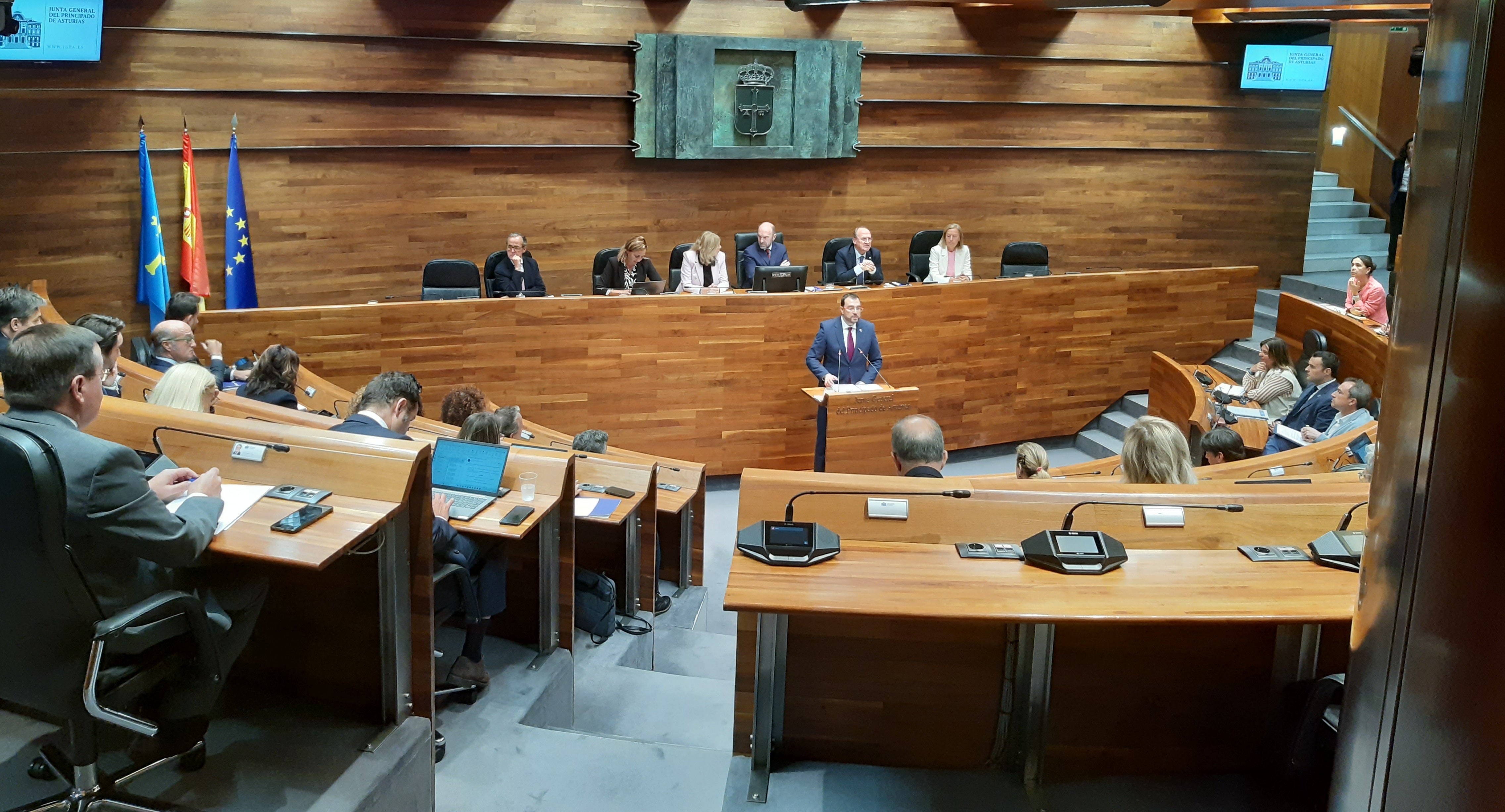 Barbón defenderá los intereses de Asturias en la reunión con Sánchez en la que la financiación será uno de los asuntos para tratar Barbón defenderá los intereses de Asturias en la reunión con Sánchez en la que la financiación será uno de los asuntos para tratar