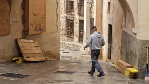 Una zona del casco antiguo tras el paso de los operarios de FCC Una zona del casco antiguo tras el paso de los operarios de FCC