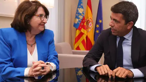 La rectora de la UA, Amparo Navarro, y el president de la Generalitat, Carlos Mazón La rectora de la UA, Amparo Navarro, y el president de la Generalitat, Carlos Mazón