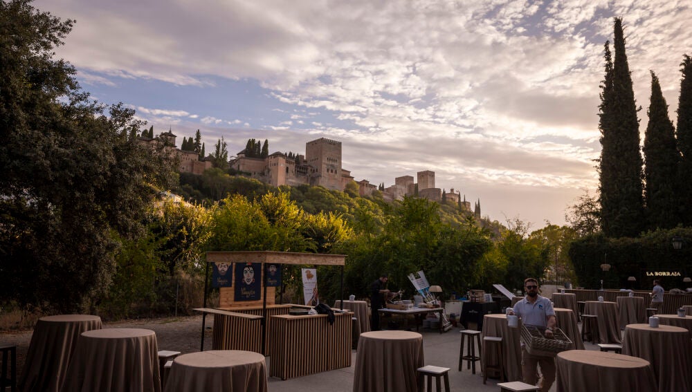 Vuelve a recordar algunos de los momentos más emotivos de nuestra Gala Atresmedia Radio en Granada de este pasado viernes 20 de septiembre en la que pudimos presentar nuestra nueva temporada radiofónica.