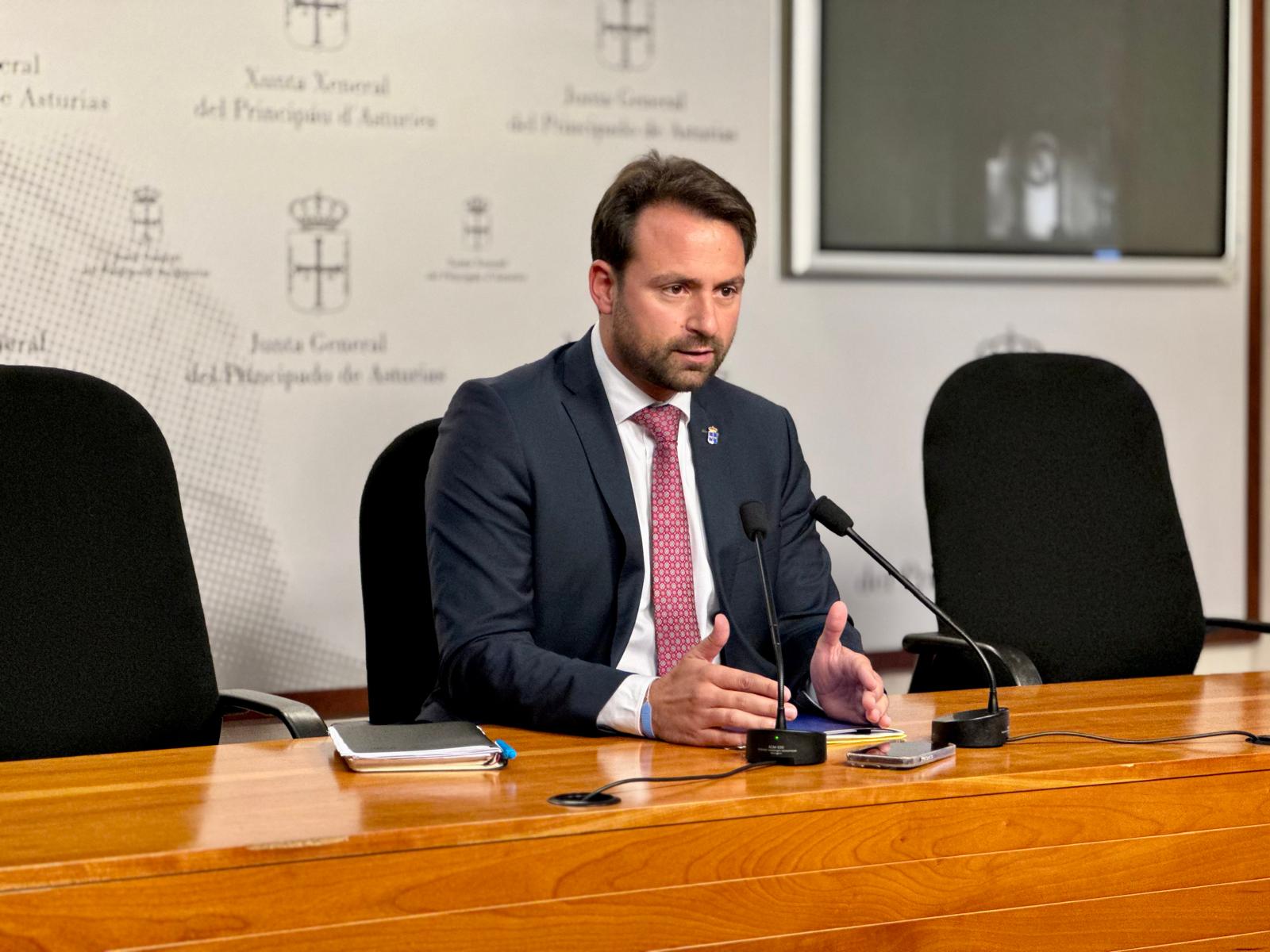 La oposición critica un discurso "previsible" y con "falta de anuncios" La oposición critica un discurso "previsible" y con "falta de anuncios"