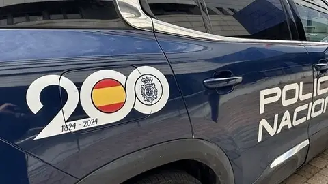 Exteriores de un coche patrulla de la Policía Nacional Exteriores de un coche patrulla de la Policía Nacional